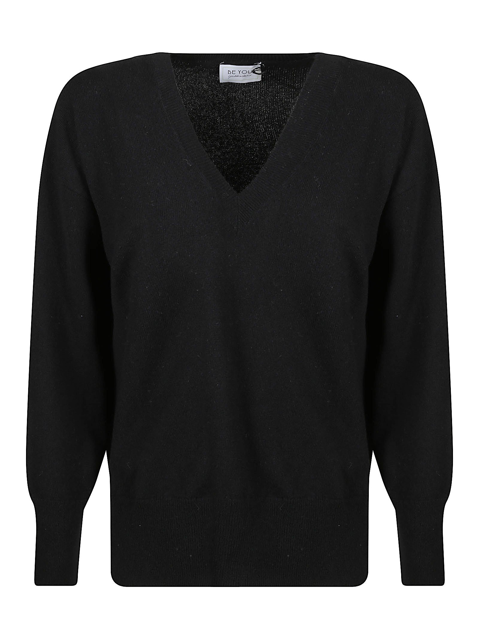VNECK LADY 24
