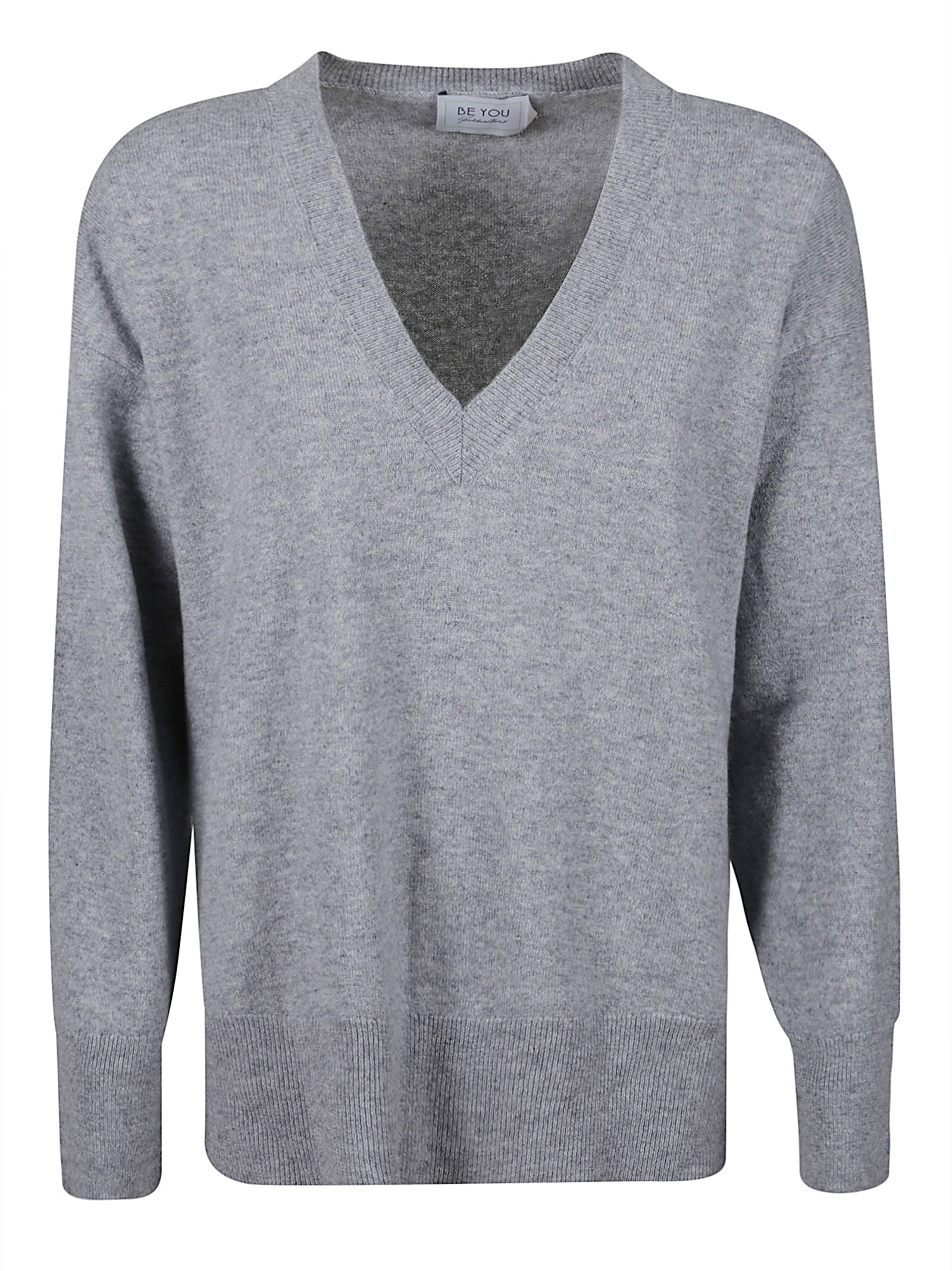 VNECK LADY 24