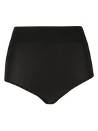 SEAMLESS ESSENTIALS SHORTS