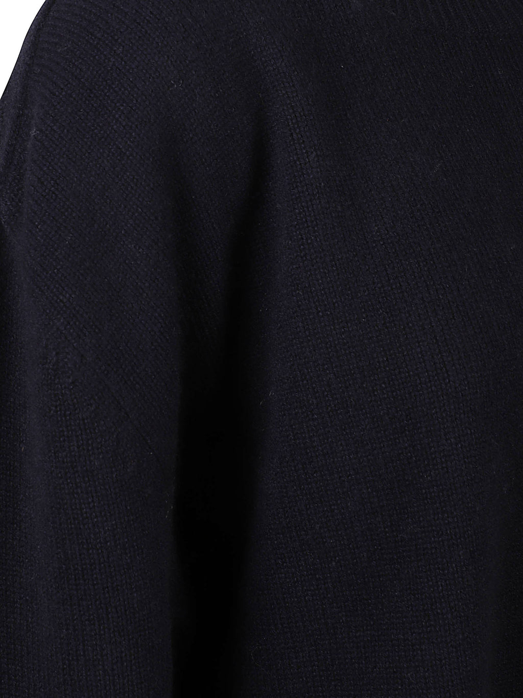 ROUND NECK
