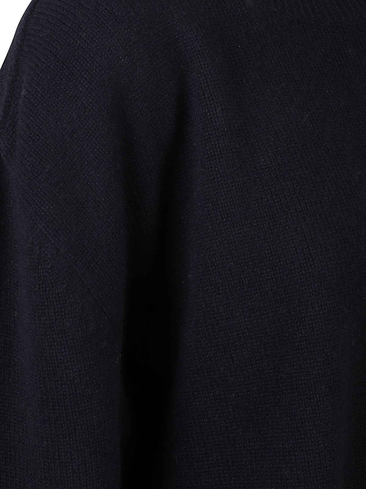 ROUND NECK