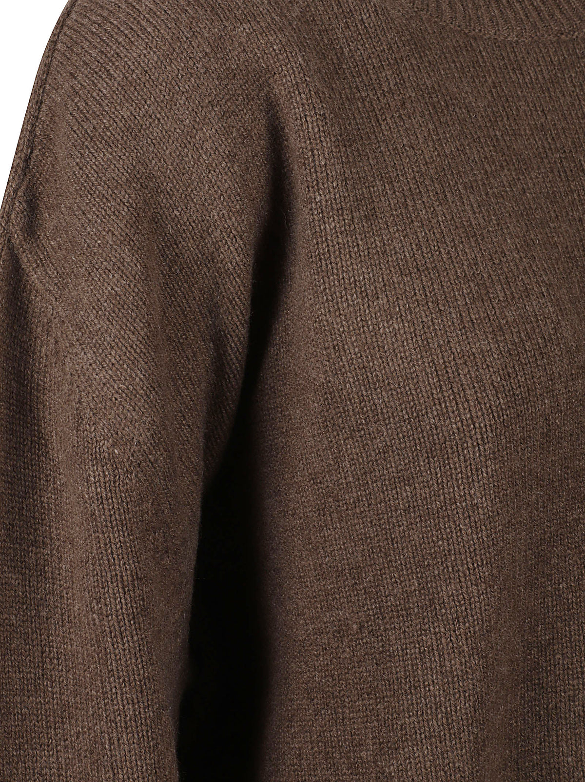 ROUND NECK