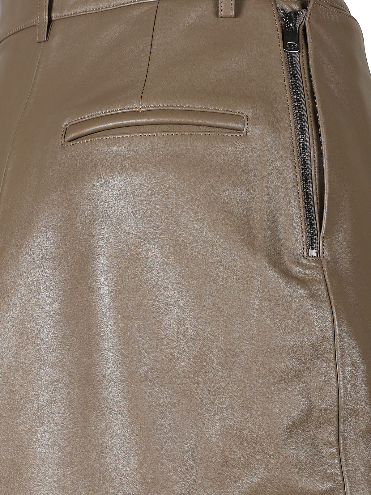 KICK DETAIL LEATHER SKIRT